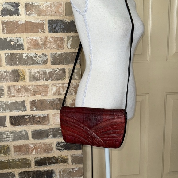 Vintage Snakeskin and Leather Clutch Crossbody Shoulder Bag Red and Black - Picture 9 of 11